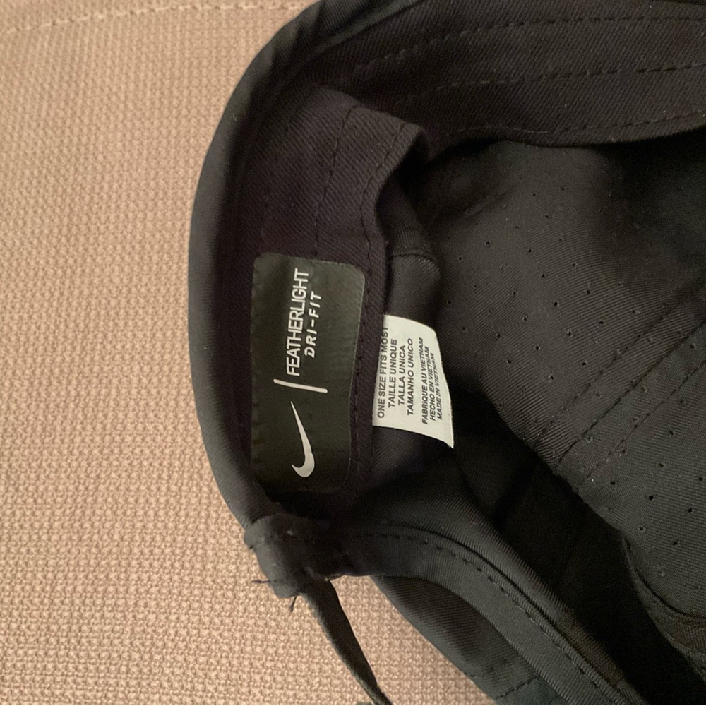Nike black baseball hat - Picture 7 of 8